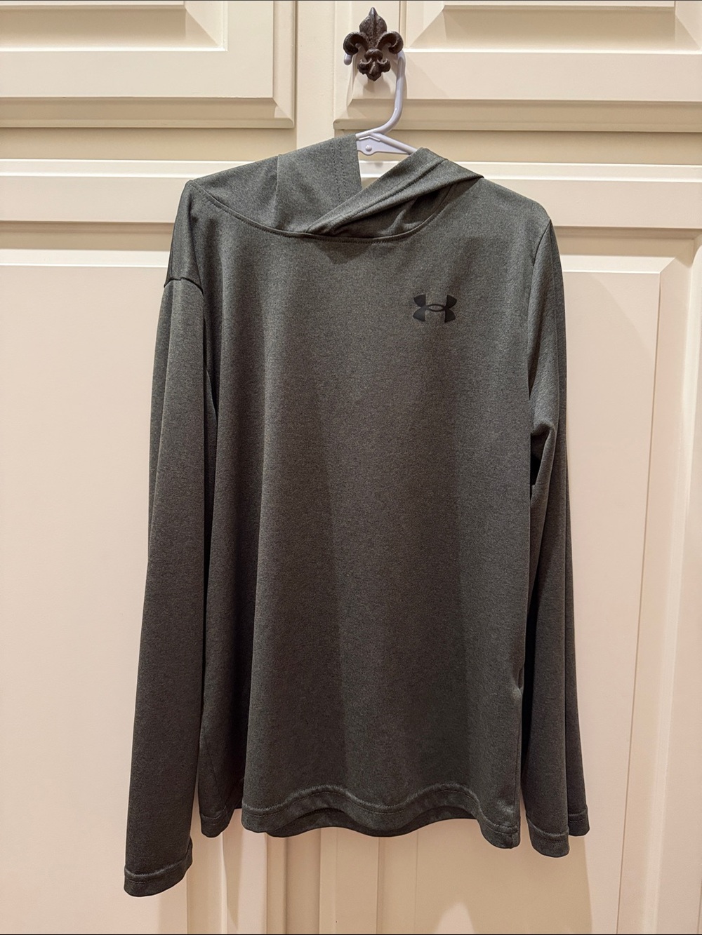 Under Armour Youth Boys Dark Olive Green Performance Hoodie Medium Like New